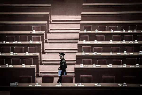 Insiders: Passive Resistance Spreading Beyond Military in China