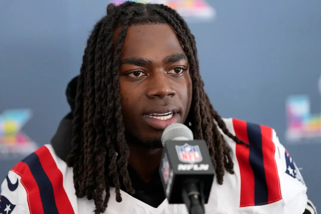 Rhamondre Stevenson Credits Pats Coaching Staff for Sticking by Him When His Father Died