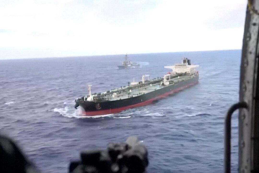 US Military Boards Oil Tanker in Indian Ocean After Pursuing It From Caribbean