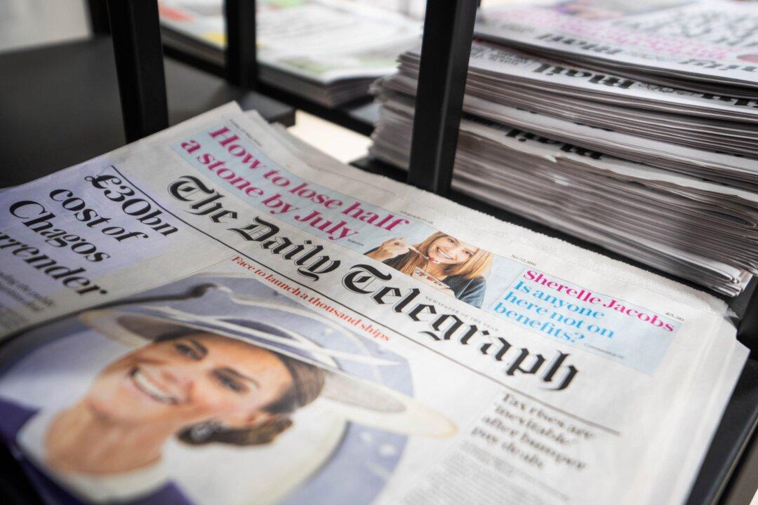 Culture Secretary Intervenes in Daily Mail Owner’s £500M Telegraph Takeover