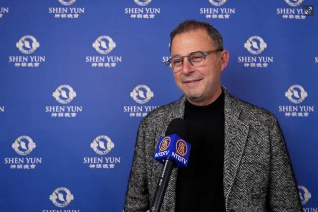CEO Experiences ‘An Amazing Getaway From Reality’ With Shen Yun in Dijon