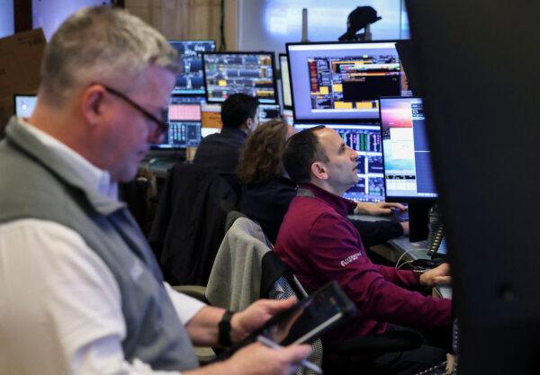 Wall Street Review: AI Concerns Weigh on Stocks; Dow Closes Under 50,000