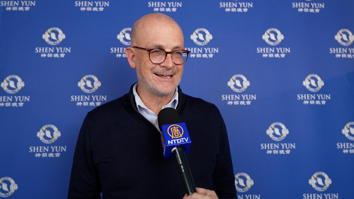 In Tours, Police Officer Touched by Shen Yun’s ‘Kindness’