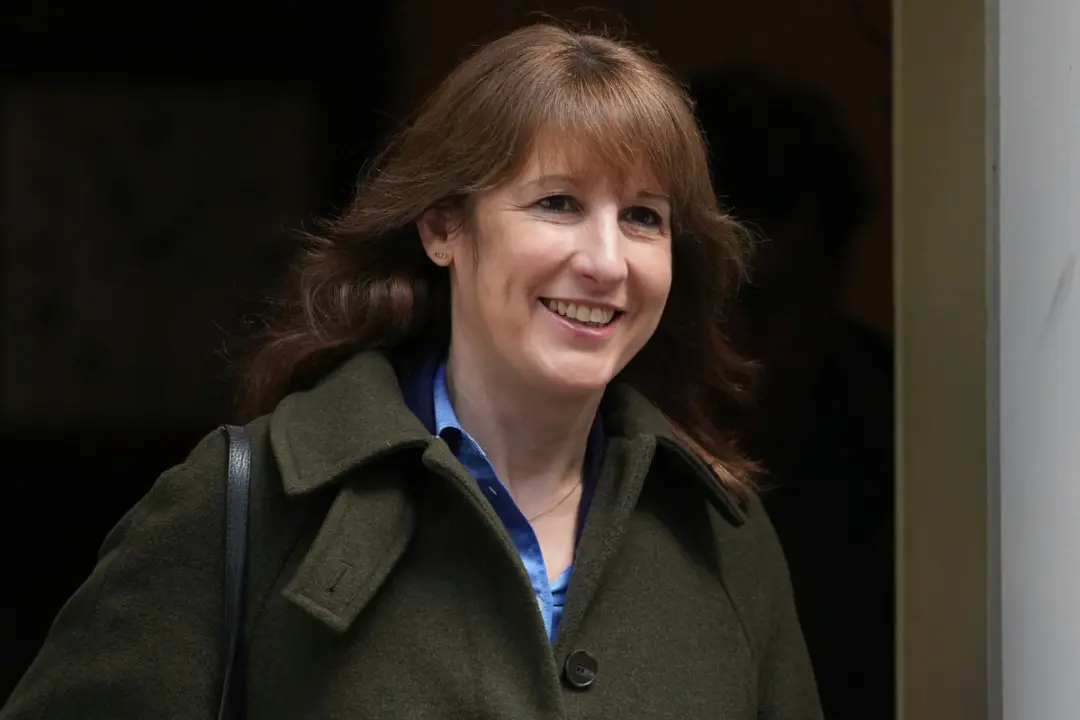 UK Inflation Falls to 3 Percent, Economists Forecast Interest Rate Cut in Spring