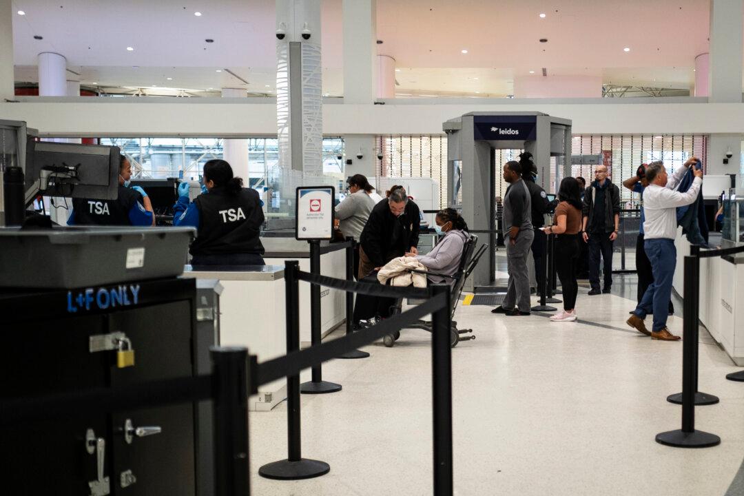 Travel Group Calls on DHS to Resume Global Entry Program