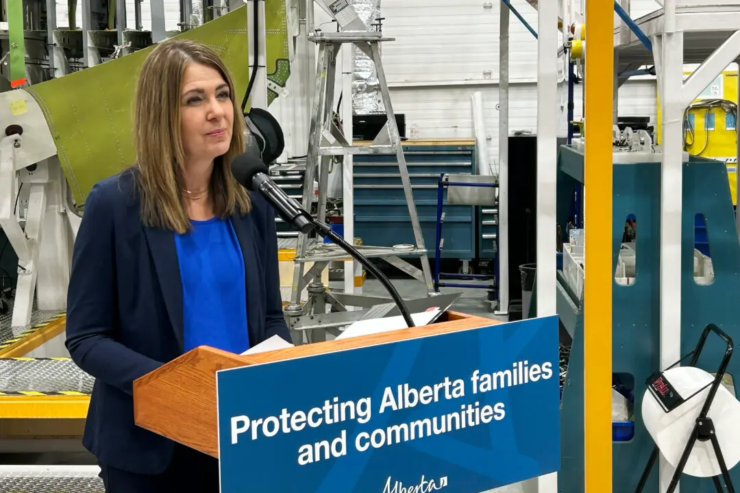 Alberta Premier Announces Referendum on Immigration, Constitutional Changes