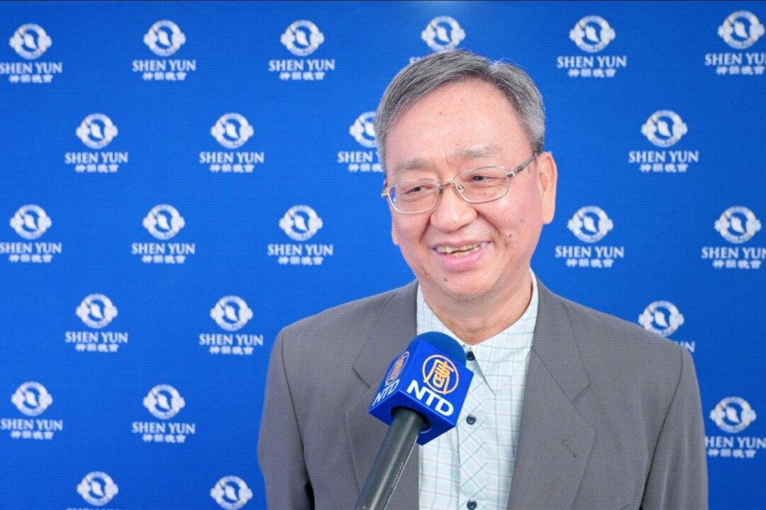 Company Chairman Calls Shen Yun Flawless, Plans to See It Five More Times