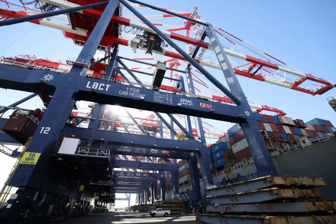 US Tariff Uncertainty After Supreme Court Ruling Disrupts Talks With EU, India, Japan