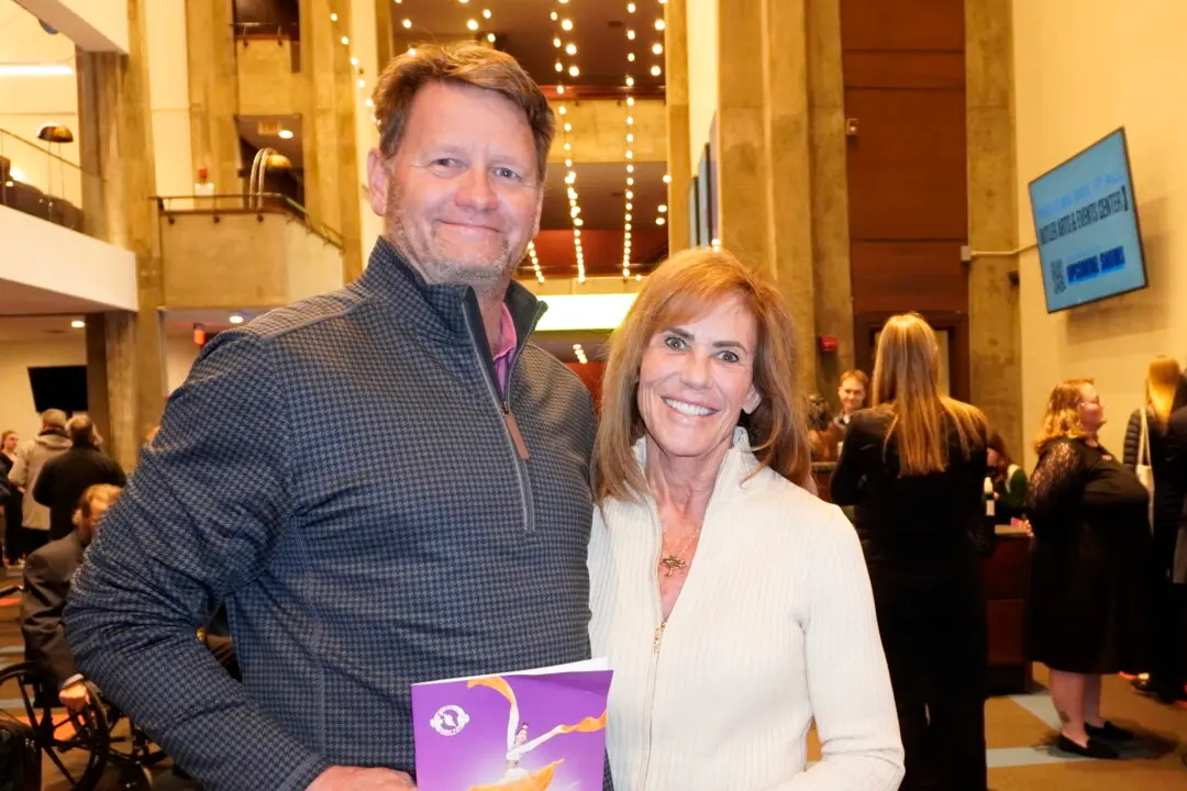 Shen Yun ‘Renews Your Faith and Humanity,’ Says Indiana Theatergoer