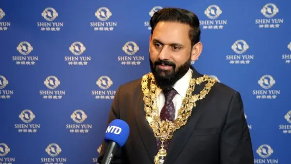 Mayor of High Wycombe: I Hope Shen Yun ‘Comes Back Again and Again’