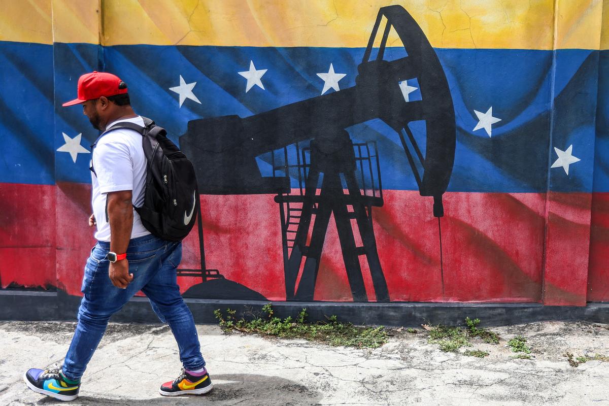 Iran Oil Output Plunges in May While Venezuela Climbs, OPEC Says