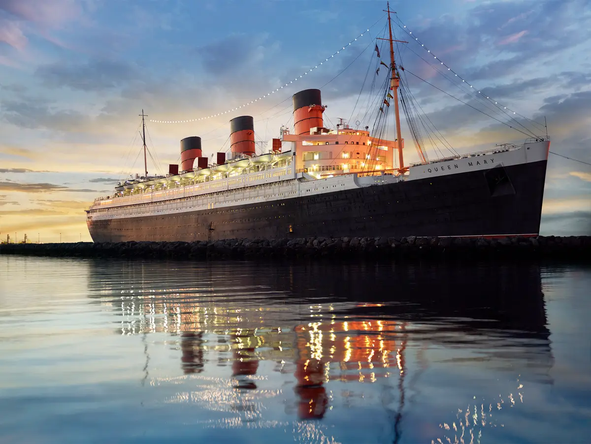 Queen Mary: A Streamline Moderne Ocean Liner