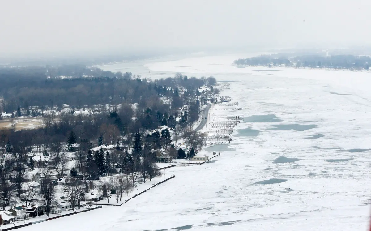 2 Canadians Rescued by US Coast Guard While Stranded on Frozen Ontario Lake