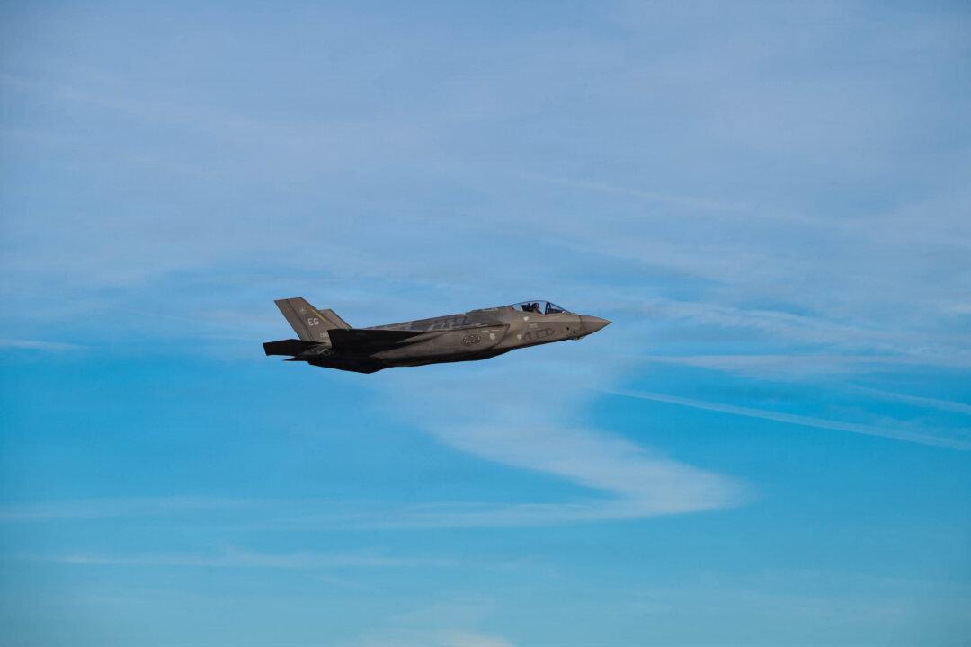 Former US Air Force Pilot Arrested for Allegedly Providing Combat Training to Chinese Military