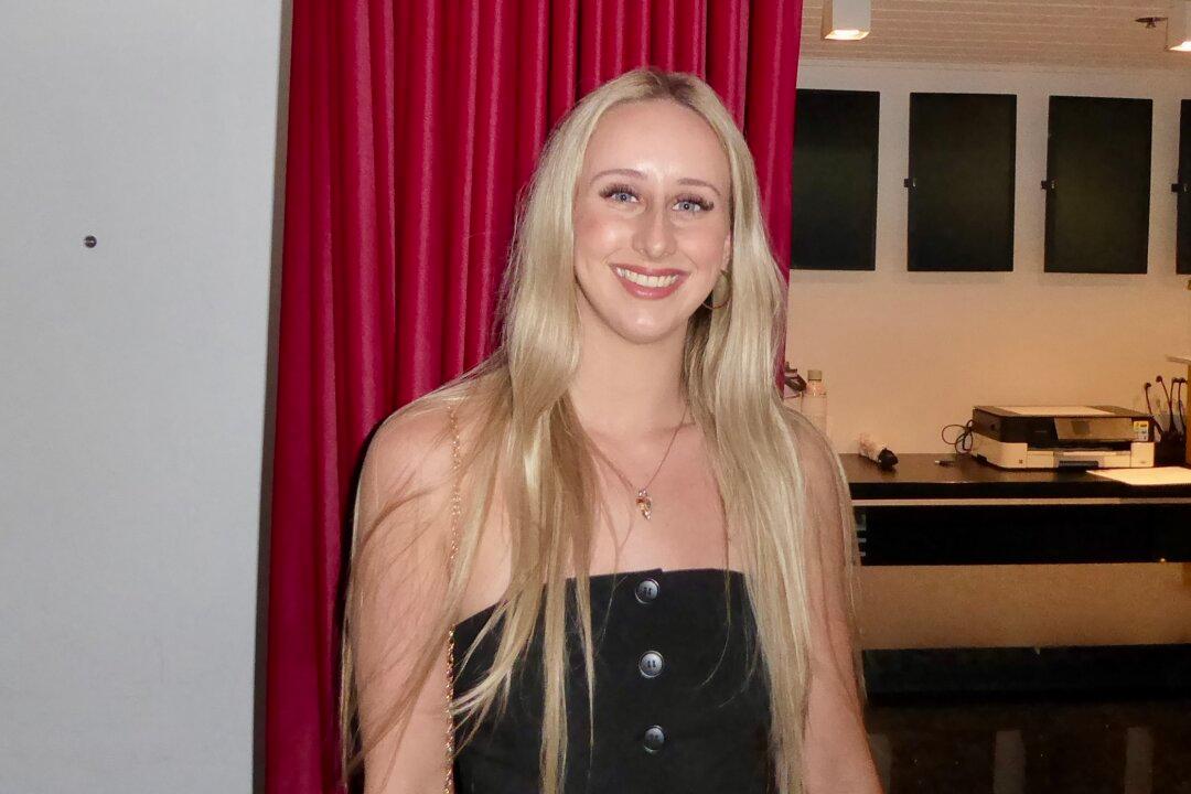 Shen Yun Dancers Put ‘Emotion Into Every Movement They Do,’ Says Professional Dancer