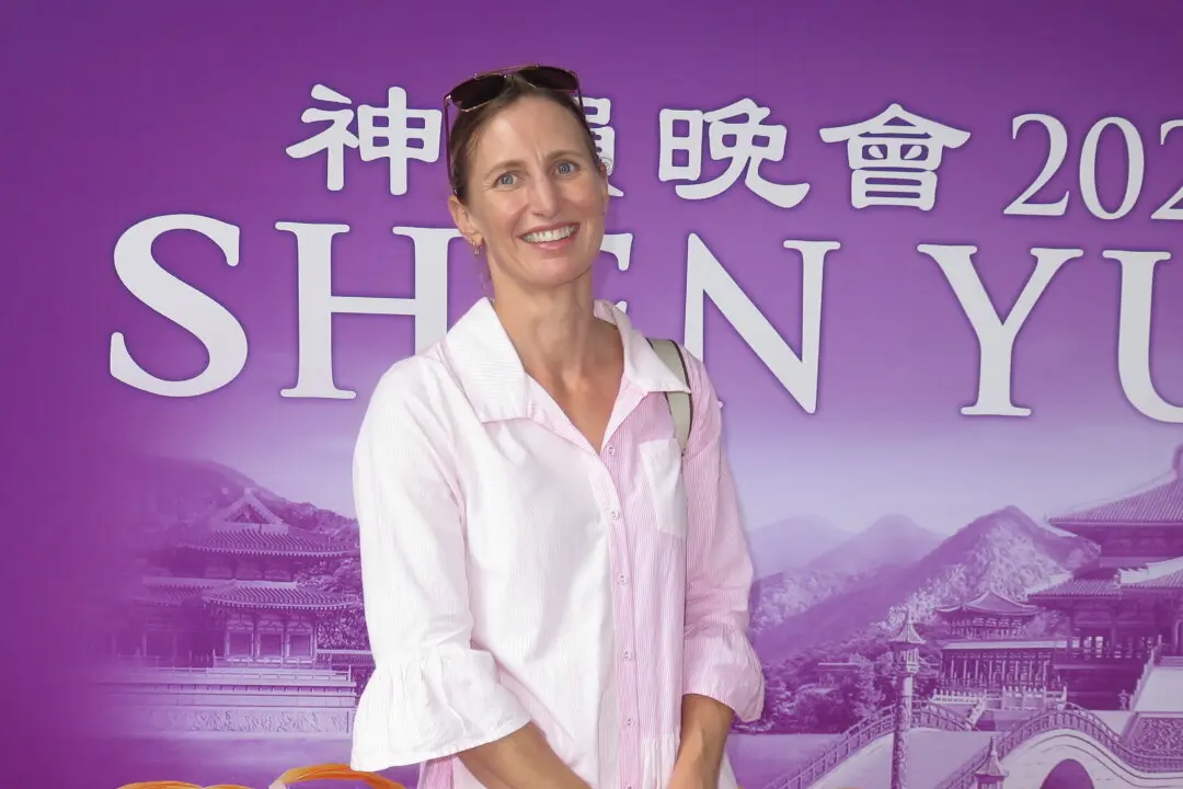Shen Yun Shares Values ‘Placed in Kindness,’ Says Company Owner