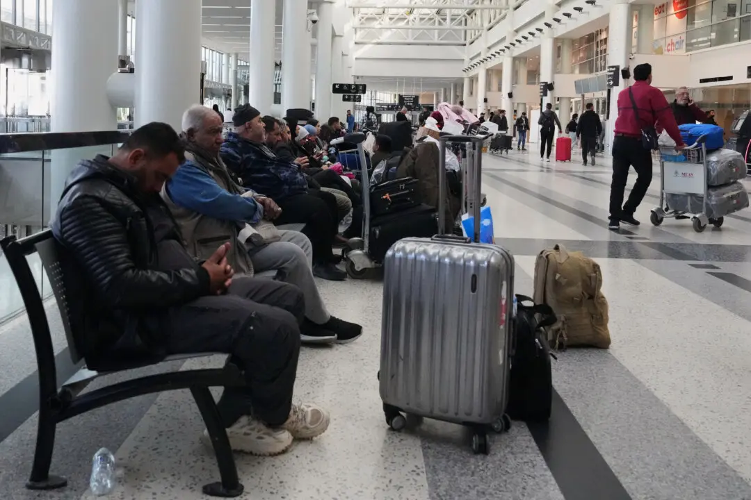 Thousands of Flights Disrupted Across Middle East Amid Conflict
