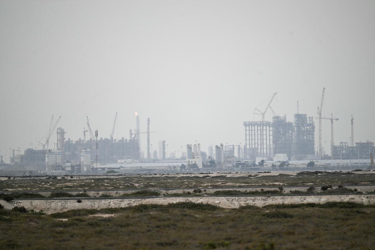 QatarEnergy May Not Guarantee LNG Contracts for Up to 5 Years After Iran Attacks