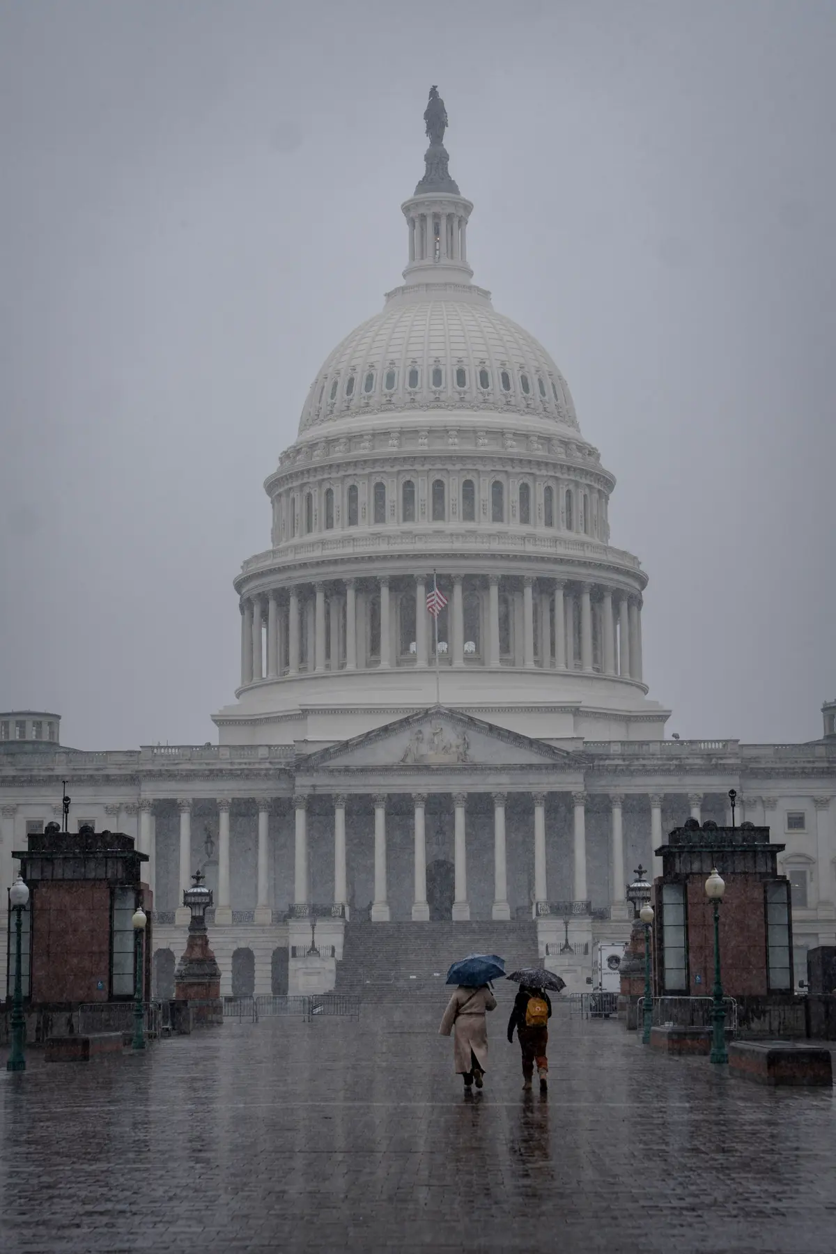 Senate Democrats Block DHS Funding Bill Amid Shutdown