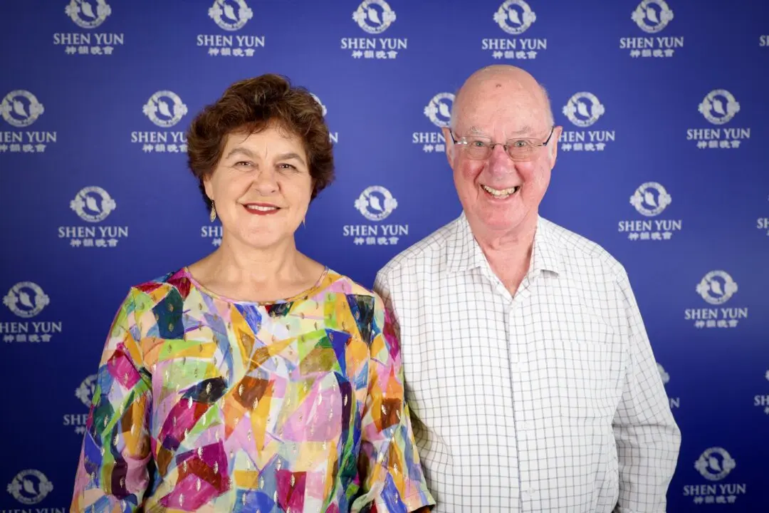 Conductor Commends ‘Beautiful Sound’ of Shen Yun’s Orchestra