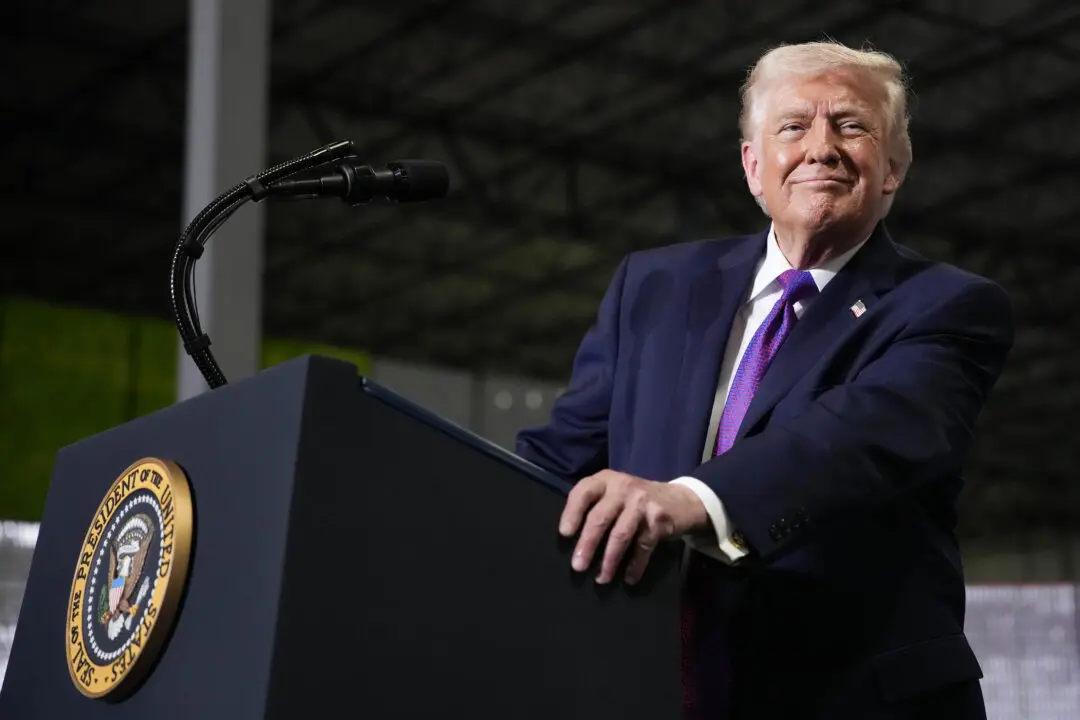 Trump Says Supreme Court Noted He Has ‘Absolute Right’ to Impose New Tariffs