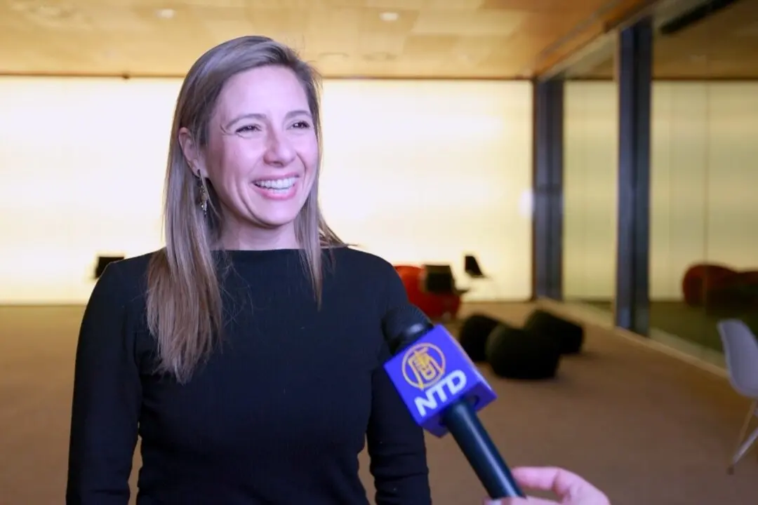 Dance Teacher Says Shen Yun Is Flawless