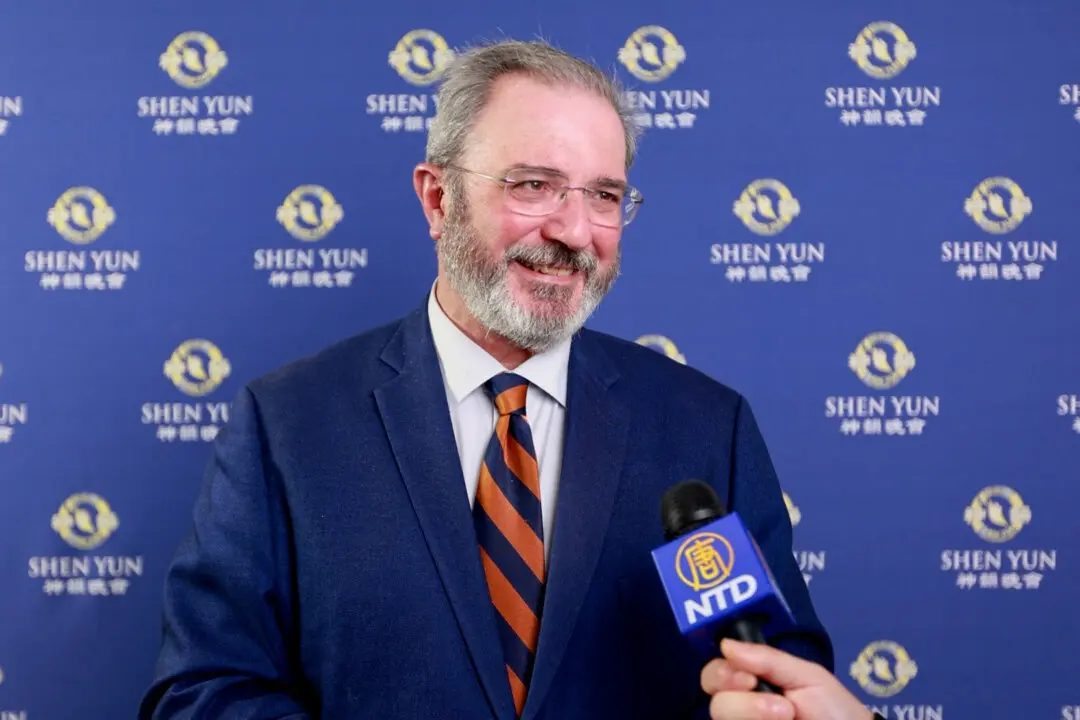 Shen Yun Artists Are ‘Doing a Magnificent Job,’ Says Member of the Valencian Parliament