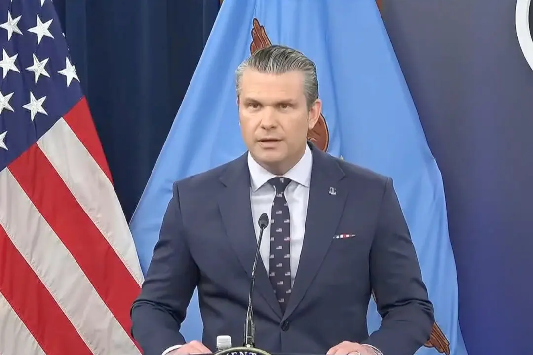 Hegseth, Caine Hold Iran Briefing