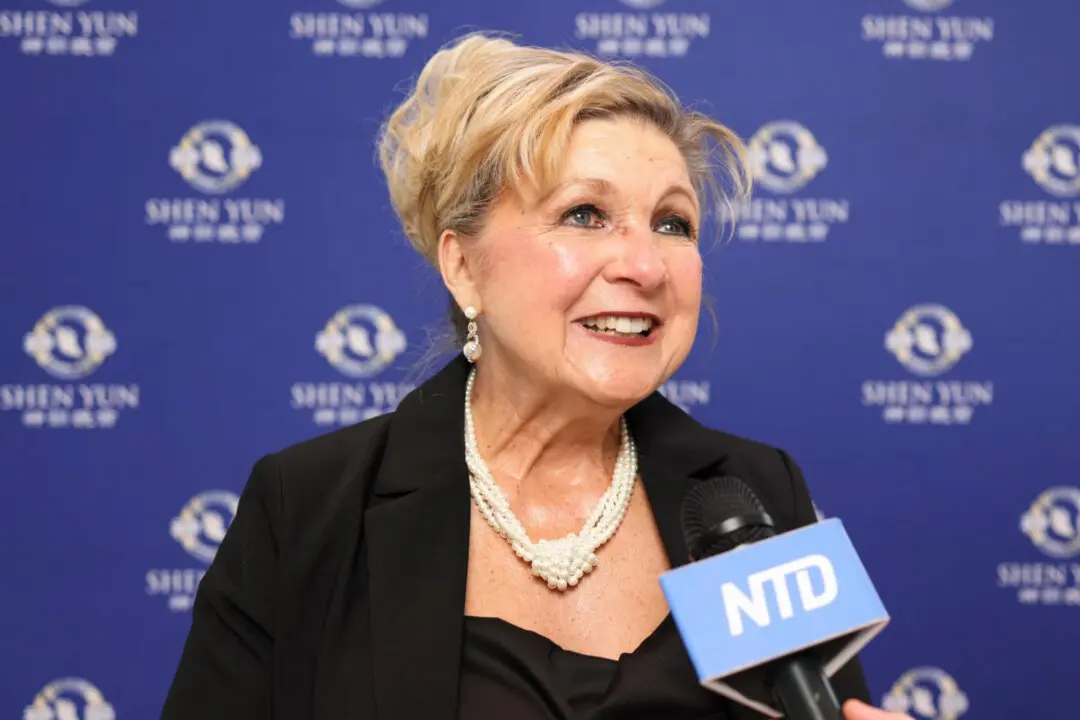 Ballet Teacher Says Shen Yun’s ‘Technique Is Outstanding’