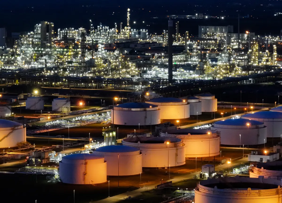 Iran Steps Up Attacks on Gulf Oil Facilities, Sending Crude Prices Soaring