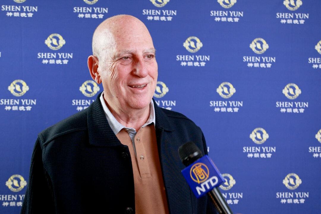 ‘Always Magnificent’: Super Fan Travels Year After Year to See Shen Yun