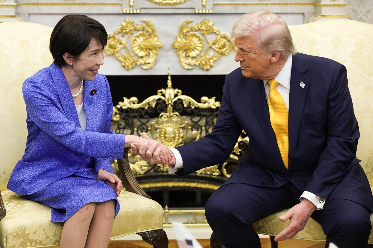 Trump Hosts Japanese PM for White House Dinner After Long Day of Bilateral Talks