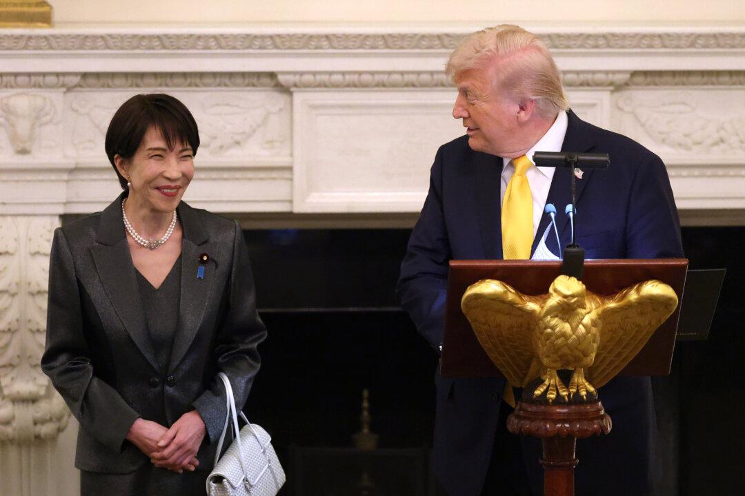 Trump Hosts Japanese PM for White House Dinner After Long Day of Bilateral Talks