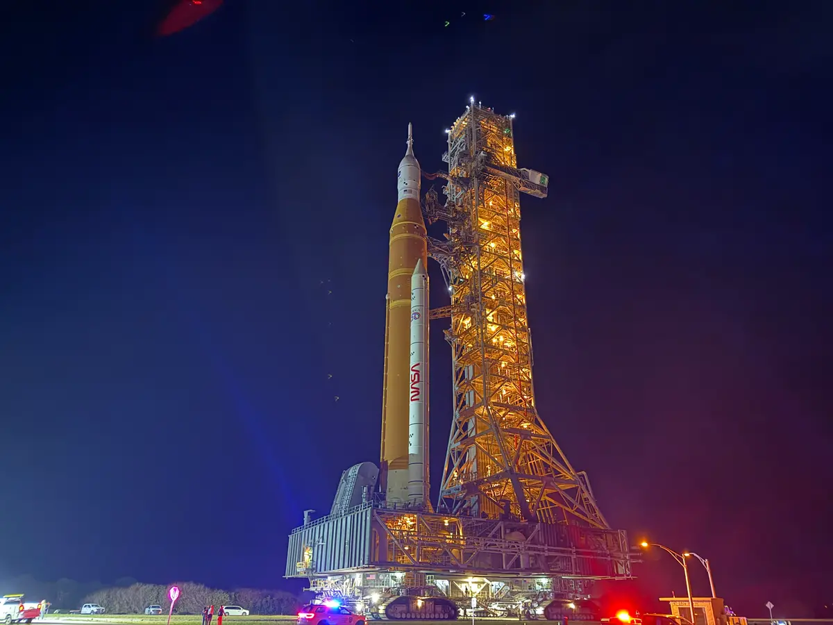 NASA Moves Moon Rocket Back to Launch Pad