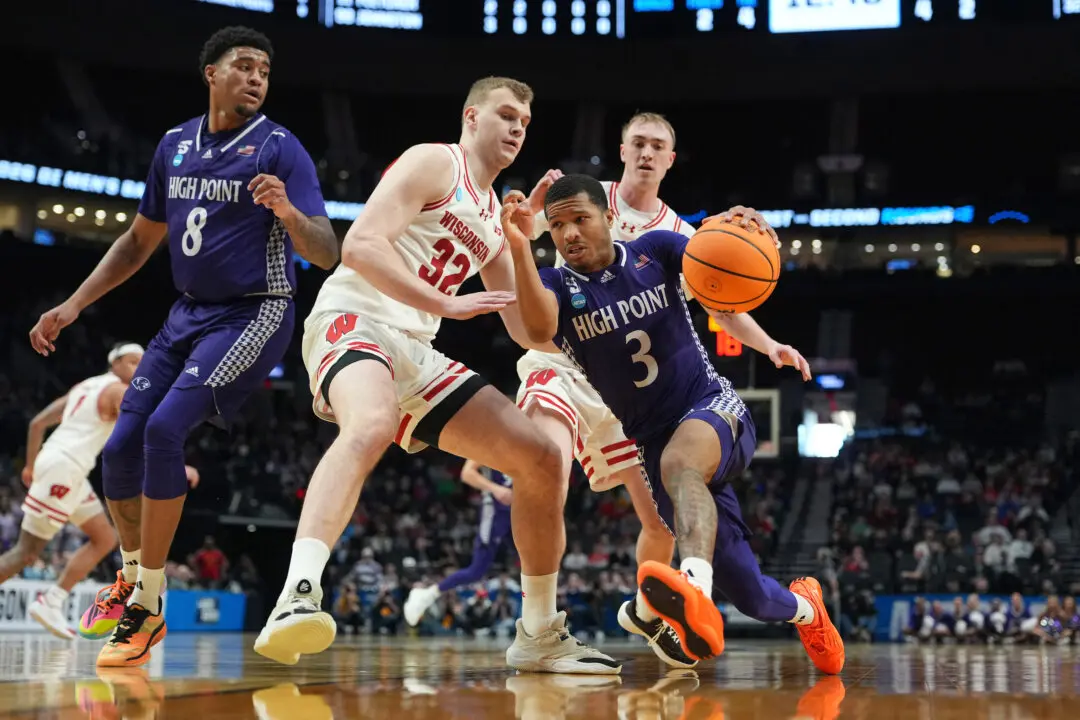 2 Big Upsets, Close Calls Mark NCAA Tournament Tip-Off