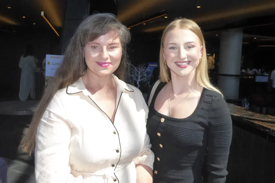 Shen Yun Dancers Are Incredible. I’m Very Impressed, Says Dance School Founder