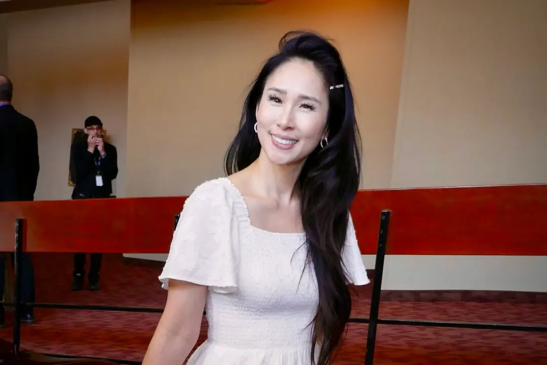 ‘Connecting to My Heritage’: Beauty Queen Miss Hong Kong on Shen Yun Performing Arts