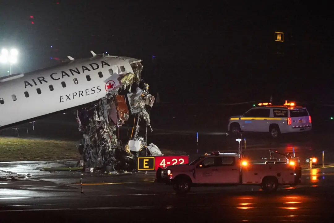 Fire Truck in LaGuardia Crash Lacked Device Needed to Alert Safety Warning System: NTSB
