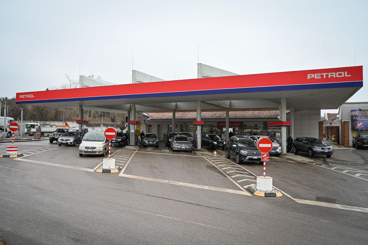 Slovenia Deploys Army as It Becomes First in EU to Ration Fuel