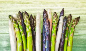What the Color of Your Asparagus Tells You About Its Nutrition