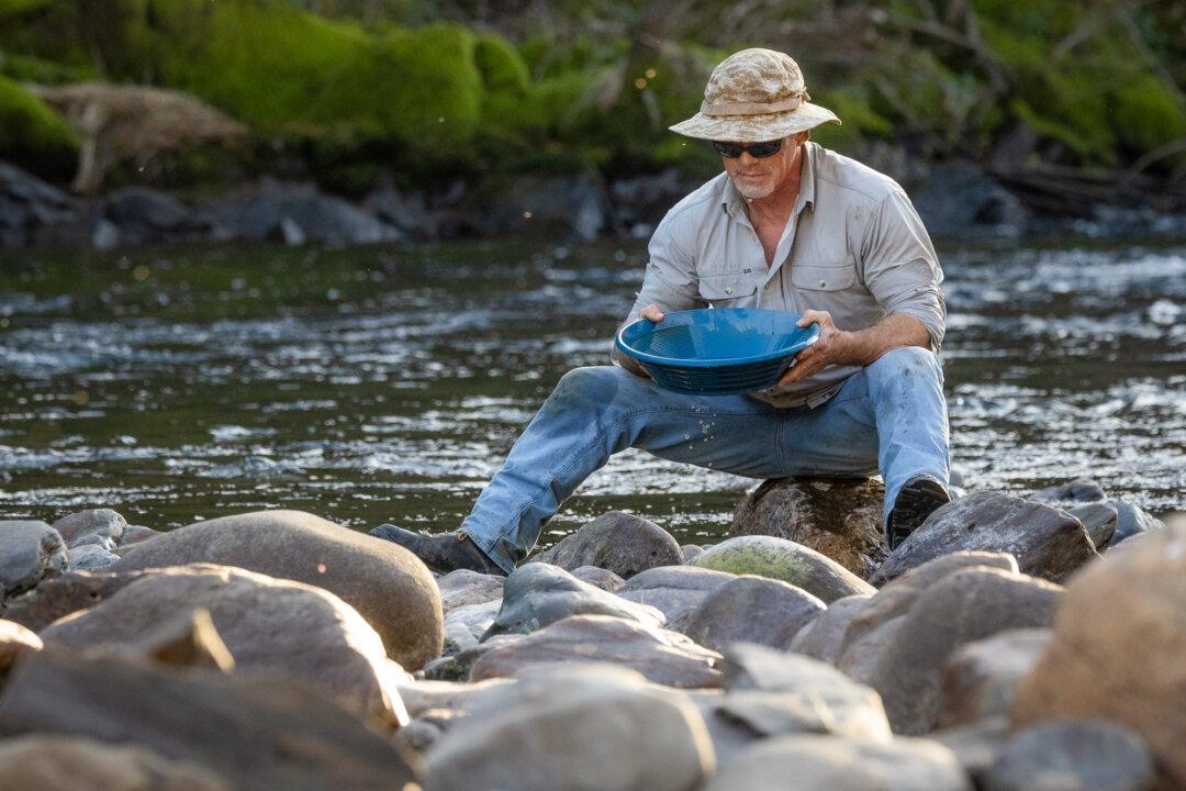 Record Gold Prices Spark Modern-Day Gold Rush in California