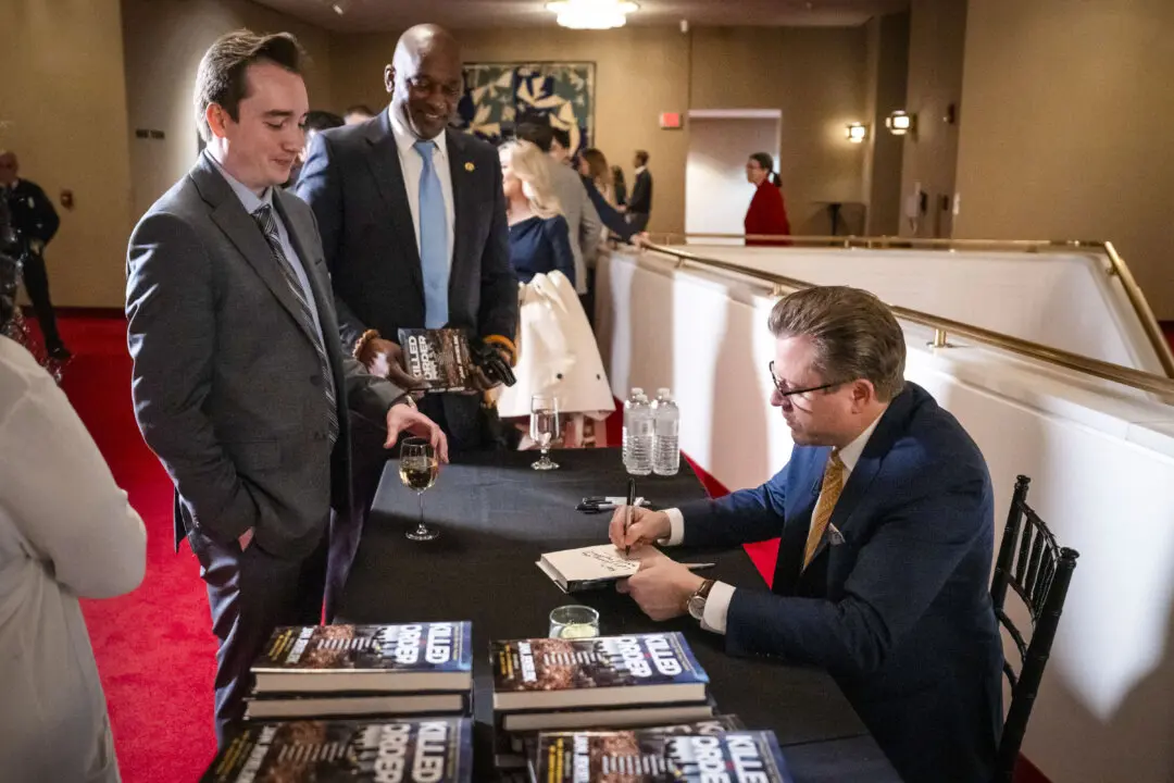 Epoch Times Senior Editor’s Book Hits No. 8 on NYT Bestseller List