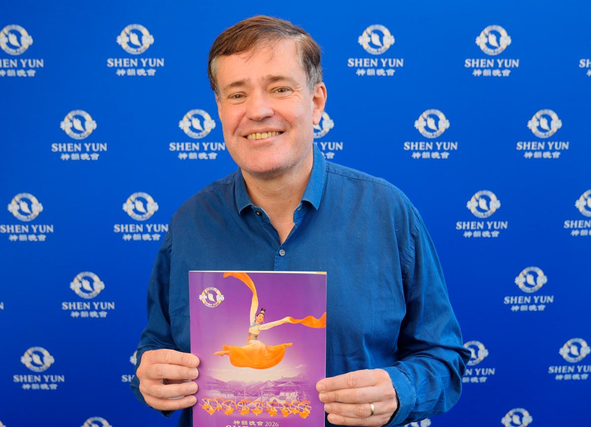 Shen Yun Really Changed Me, It Really Touched My Heart, Says Professor of Law