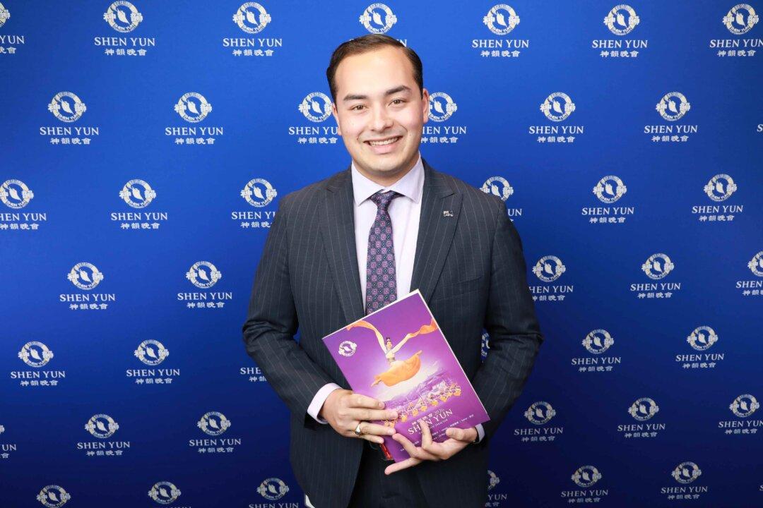 More Than Happy to Have Shen Yun in Sydney, Says Australian Politician
