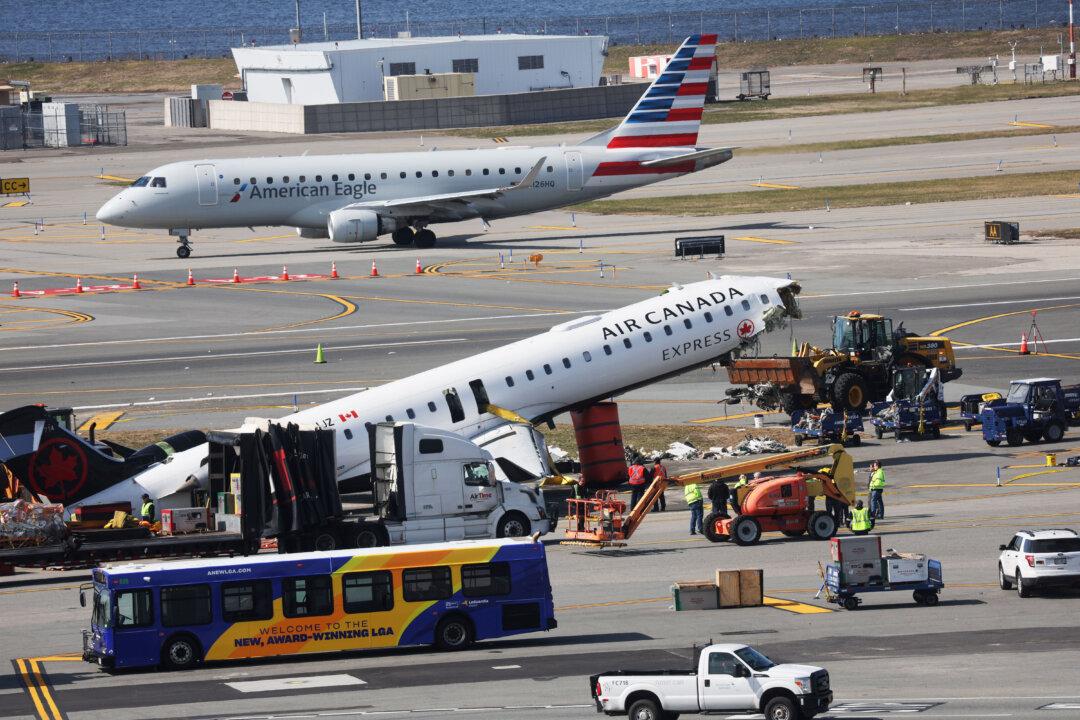 Firefighter Heard ‘Stop, Stop’ Before LaGuardia Crash but Didn’t Know It Was Meant for Him, Probe Finds