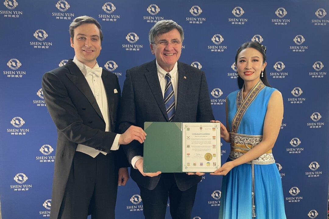 ‘Don’t Miss It,’ Canadian MP Says After Seeing Shen Yun for Second Time