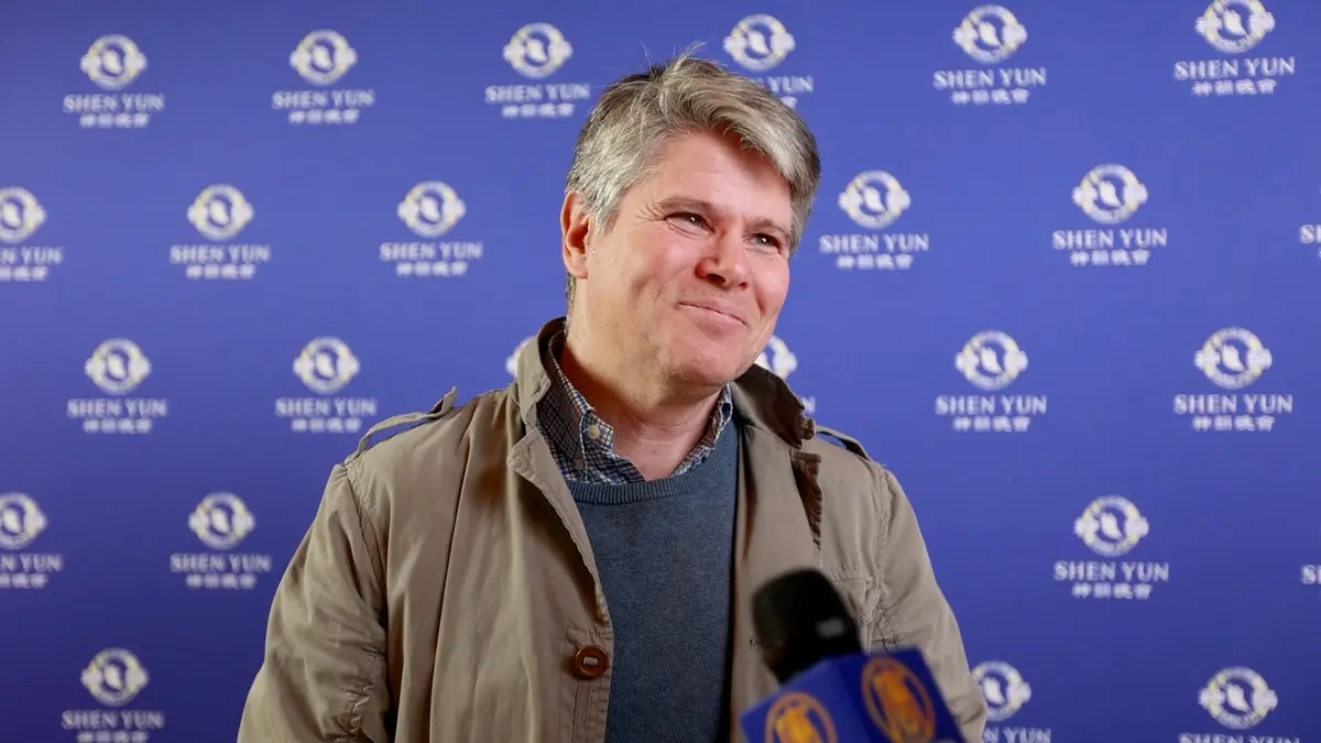 ‘A Performance Full of Joy and Light’: Photographer Moved by Shen Yun’s Radiance