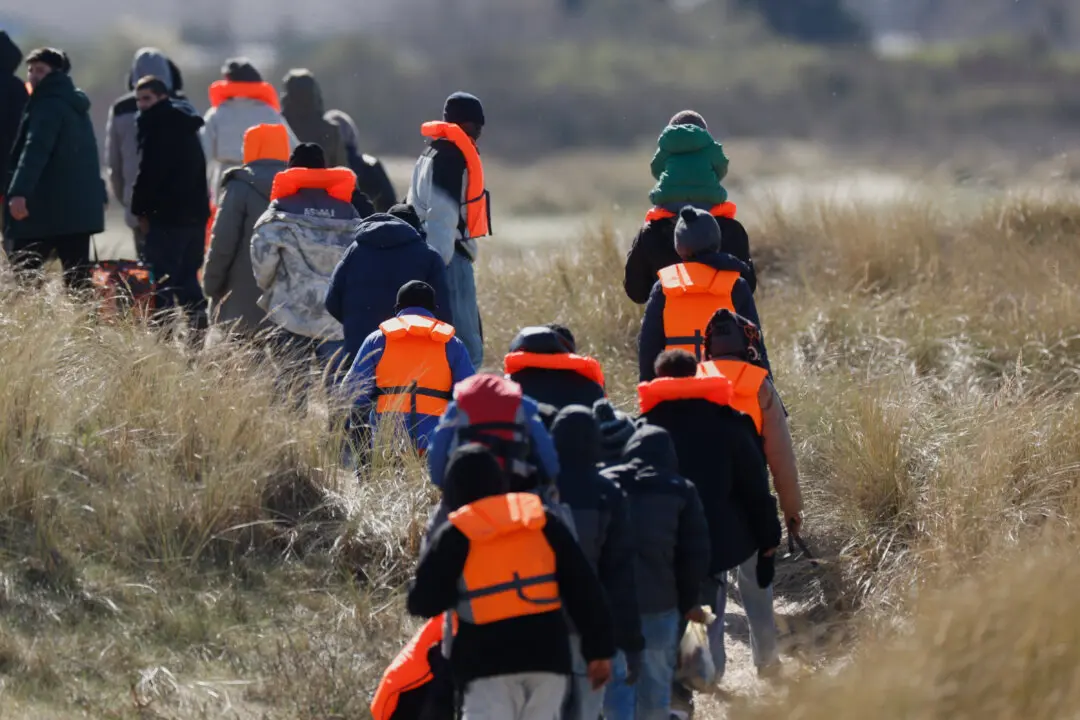 European Lawmakers Vote for Greater Powers to Deport Illegal Immigrants