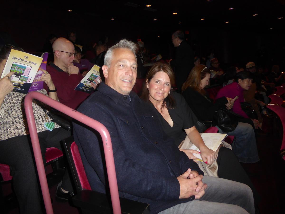 CFO Applauds Shen Yun’s Soprano and Her Wonderful Message