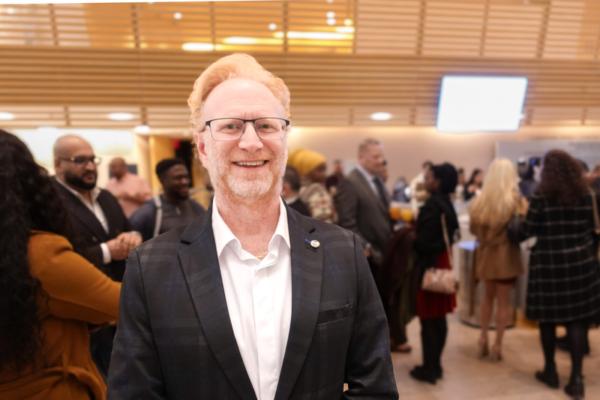 ‘Remarkably Realistic’: Patent Agent Praises Shen Yun’s High-Tech Backdrop Innovation